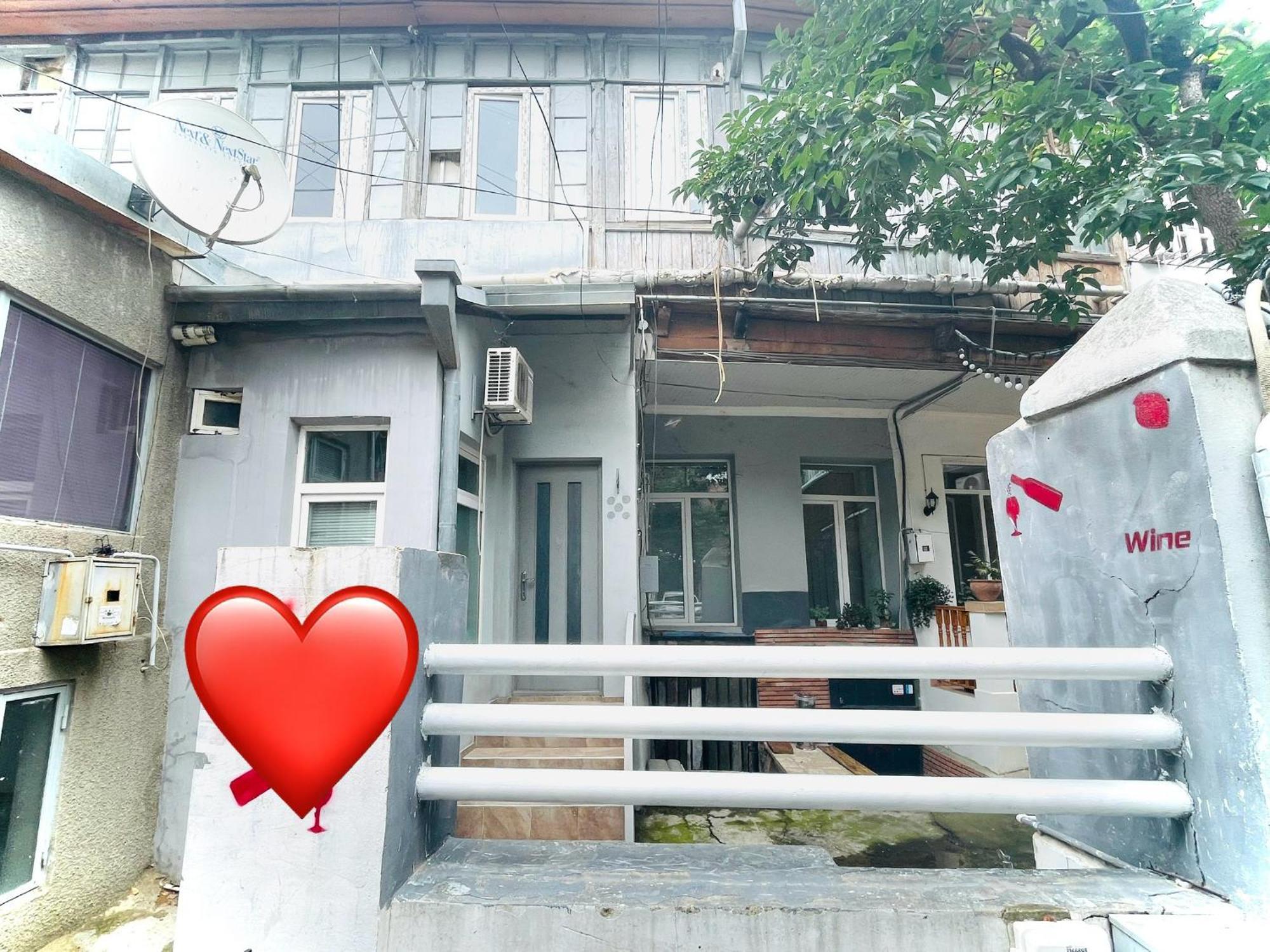 Nutsa'S Apartment In Old Tbilisi Exteriör bild